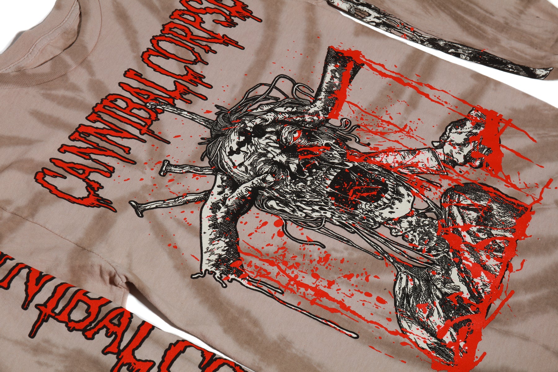 nettspend着用 Cannibal Corpse Horror Tee PERSON- NETTSPEND WEARING CANNIBAL CORPSE TEE AND CHROME
